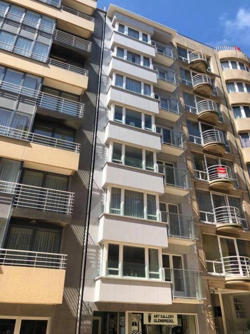 Modern Apartment At 2 Steps From Beach Oostende Exterior foto